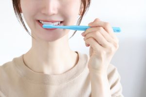 木更津市清見台の歯科医院・清見台いしい歯科では、知覚過敏の症状にも丁寧に対応し、原因に合わせたケアをご提案しています。気になることがあればご相談ください。